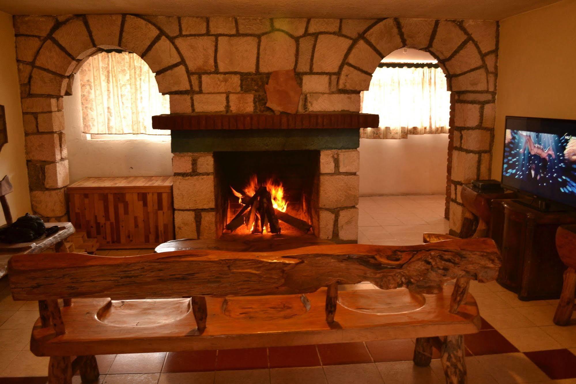 Hotel Posada Del Cobre Creel Kültér fotó